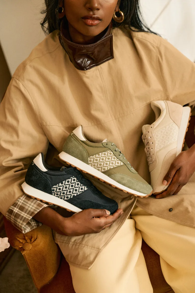 Chaussures imperméables ou déperlantes : quelle matière choisir pour des baskets tendances et prêtes à affronter la pluie ?
