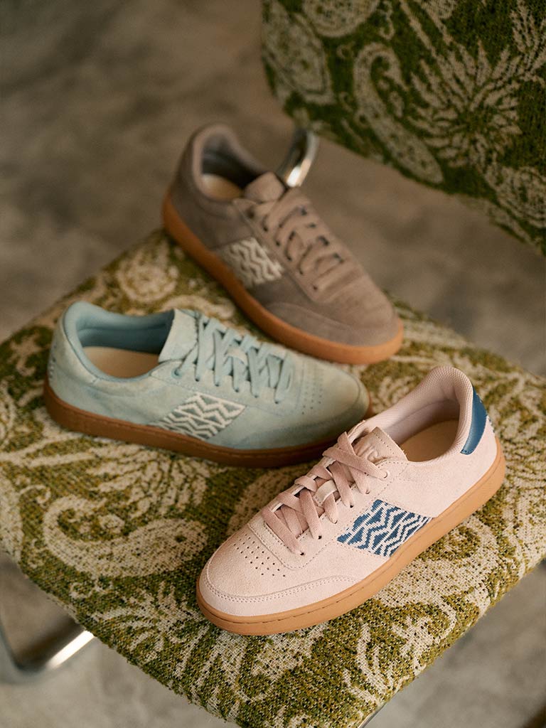 Baskets en suède
