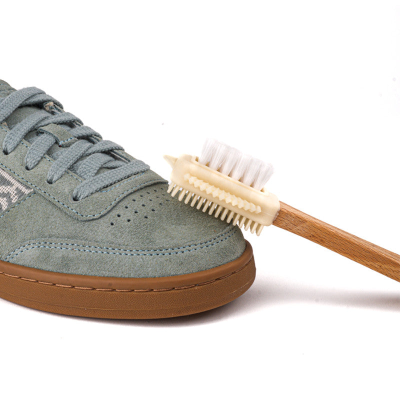 Brosse pour sneakers en daim