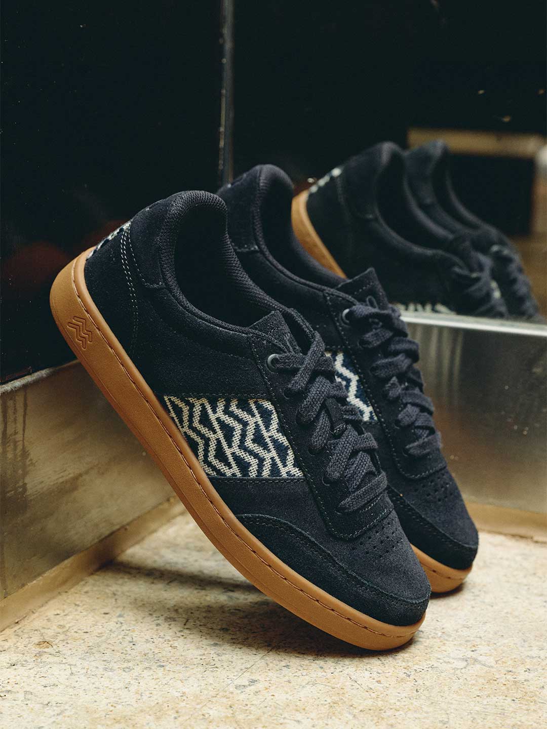 SAIGON SUEDE '24 DARK NAVY